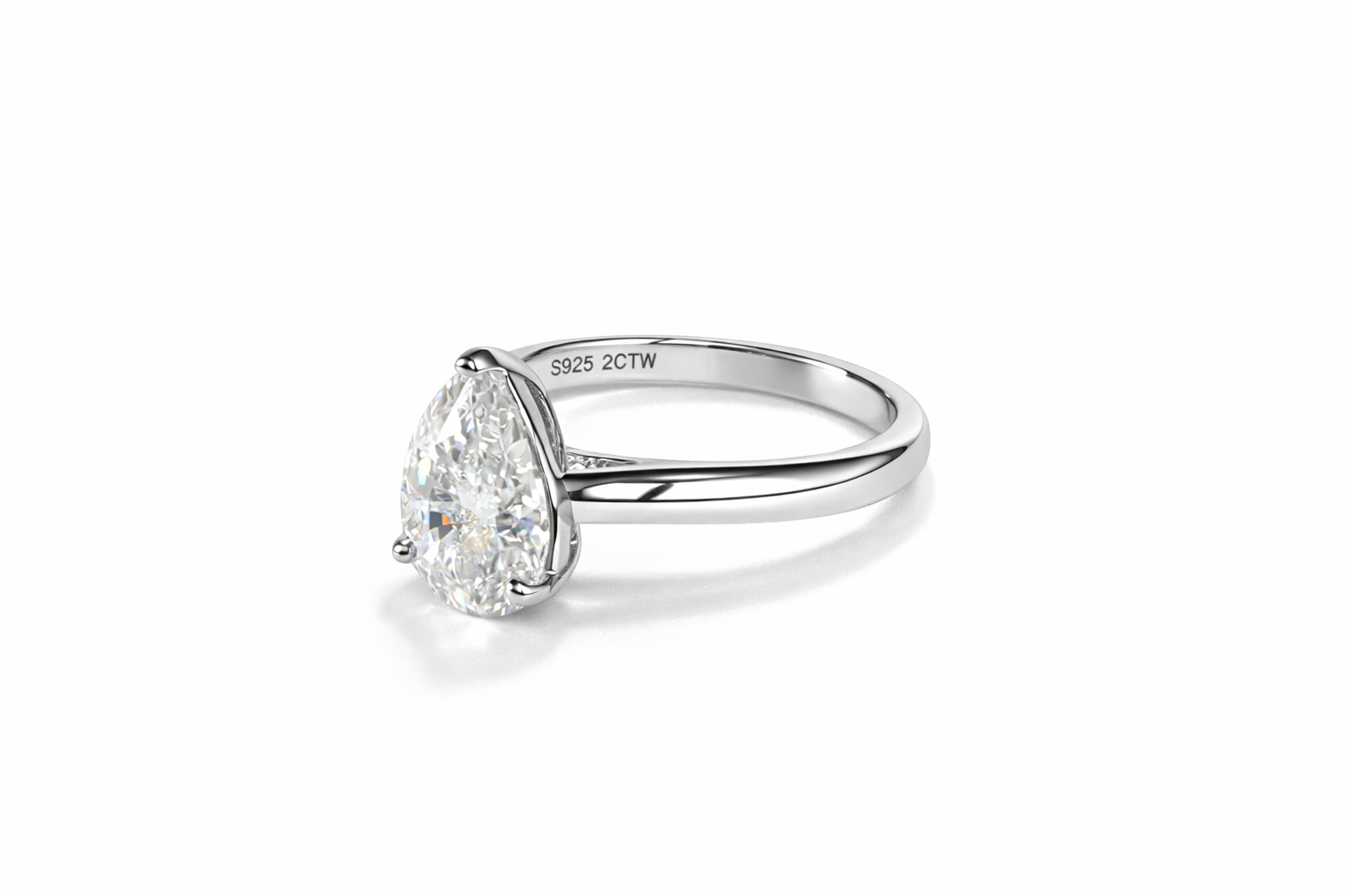 Evermiá Pear Moissanite Solitaire Ring | 2.0 CTW