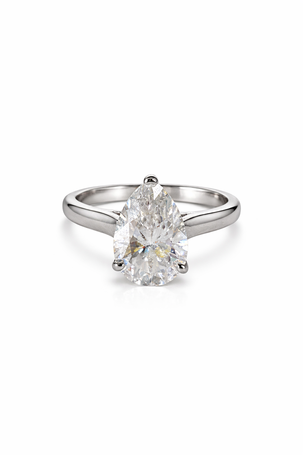 Evermiá Pear Moissanite Solitaire Ring | 2.0 CTW